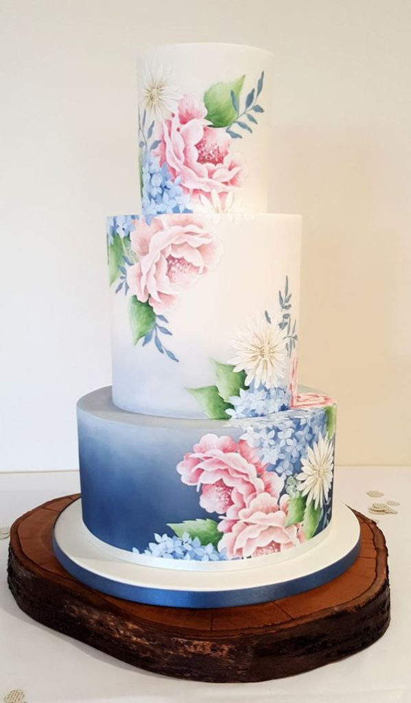 Hydrangea detail 3 tier wedding cake